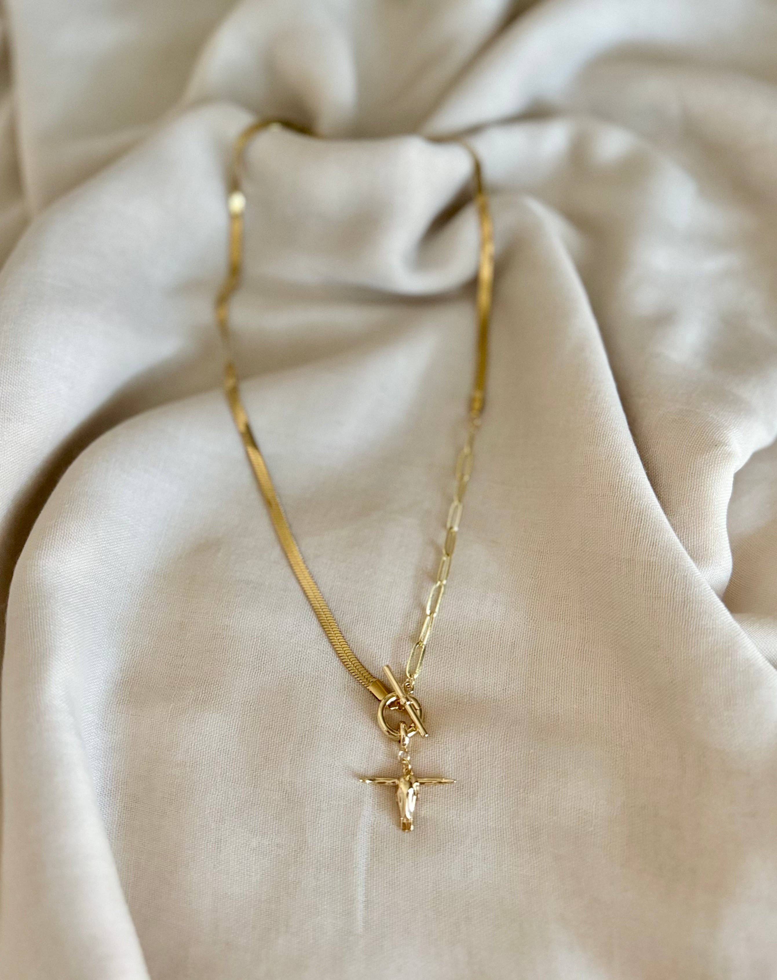 Plated Long Horn Pendant Necklace