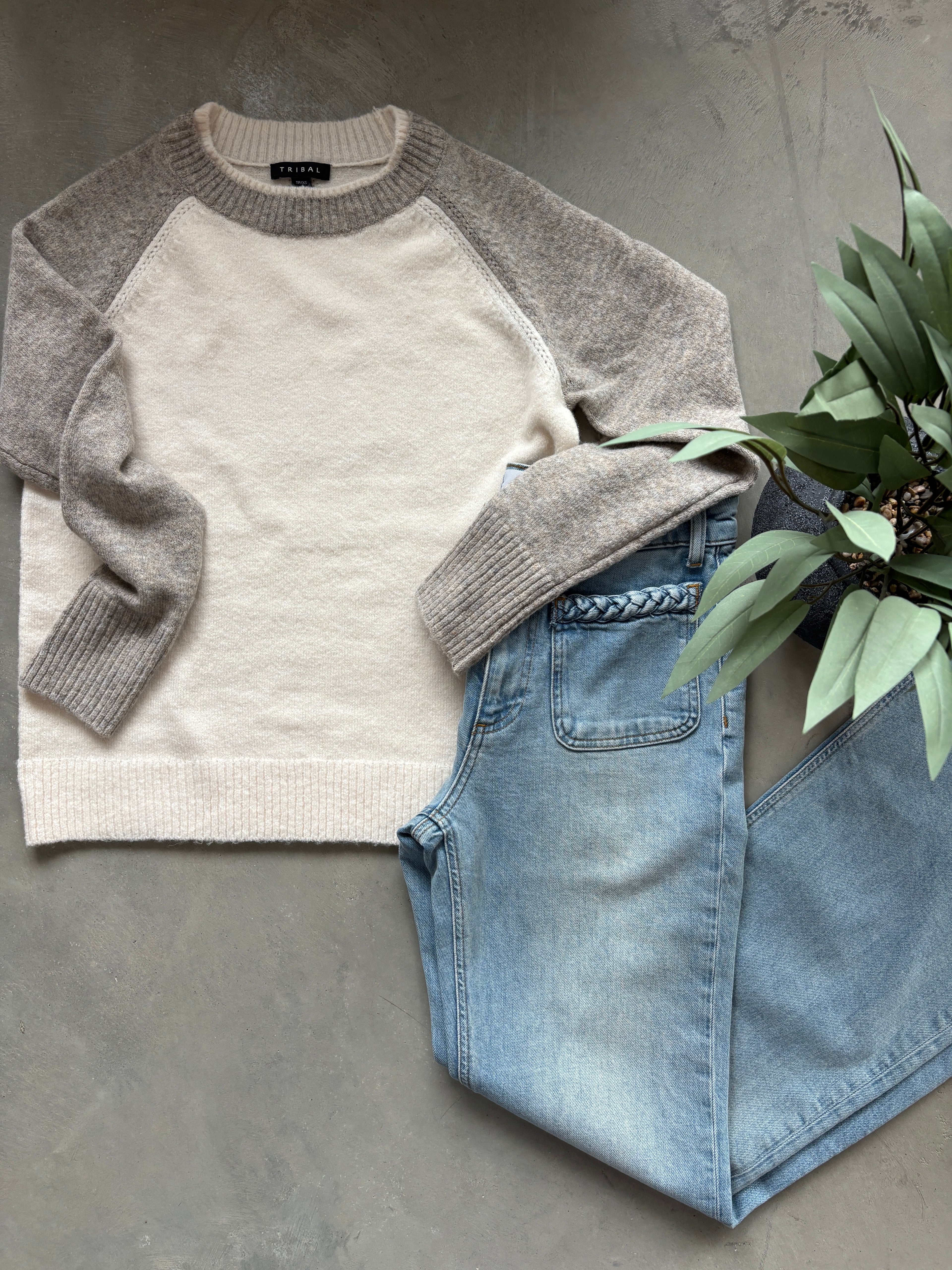 Crewneck Moonstone Colorblock Sweater