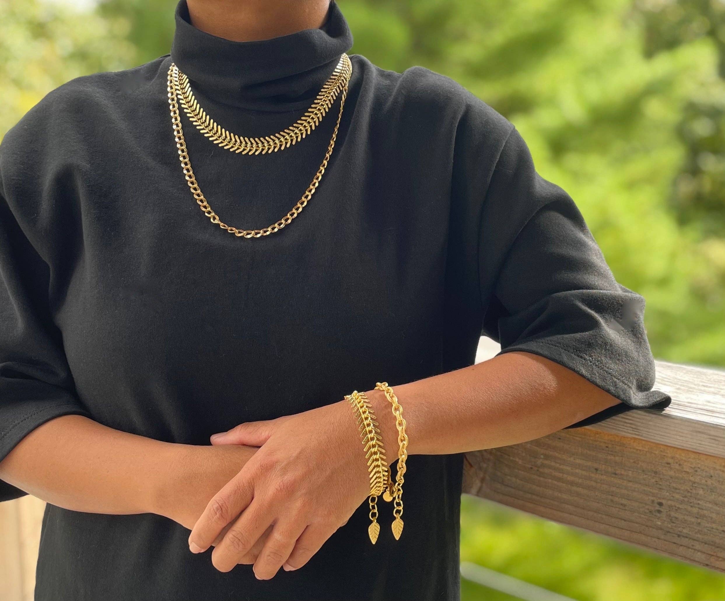 DOR215 18k matte gold fish bone necklace