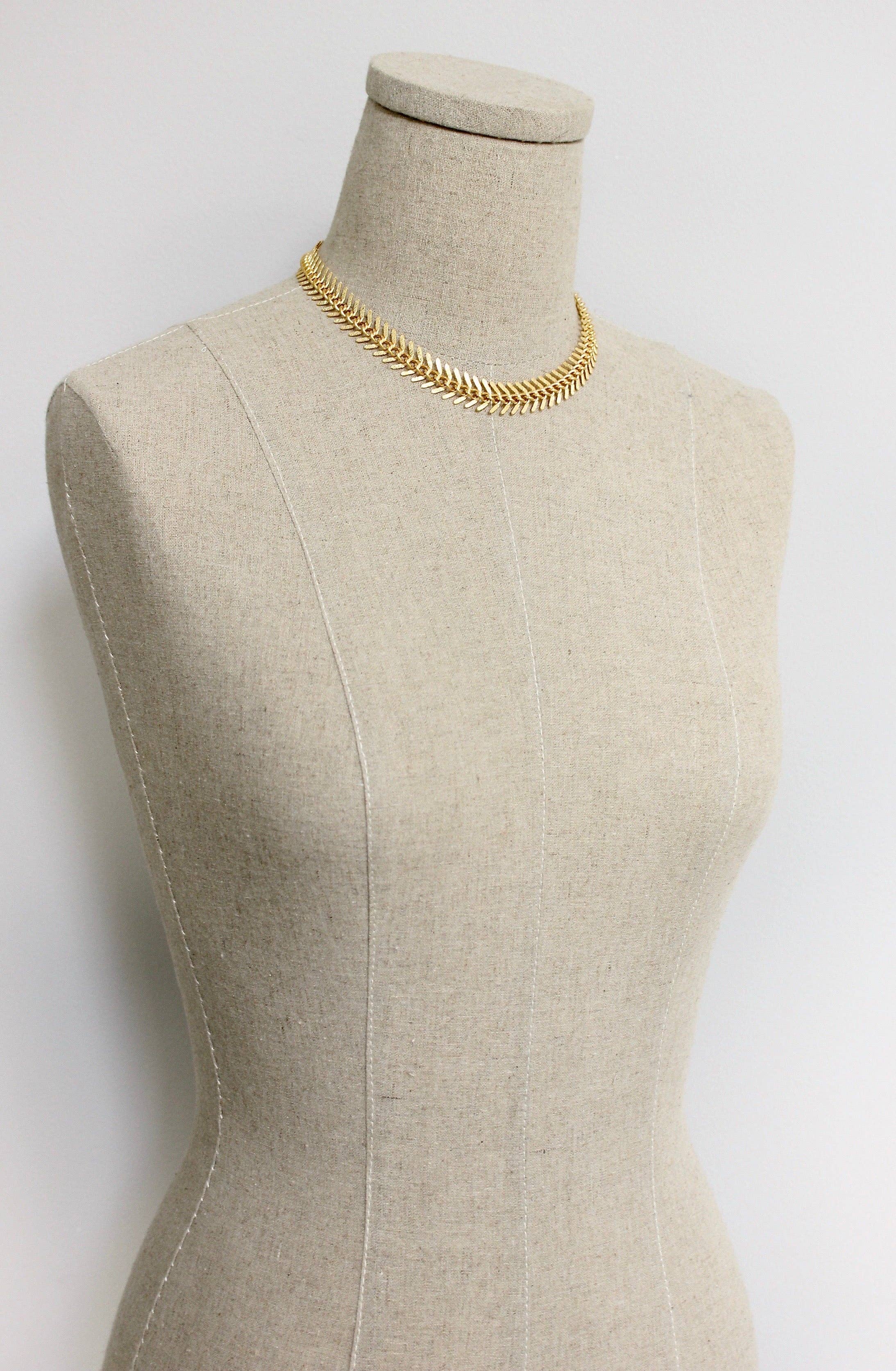 DOR215 18k matte gold fish bone necklace