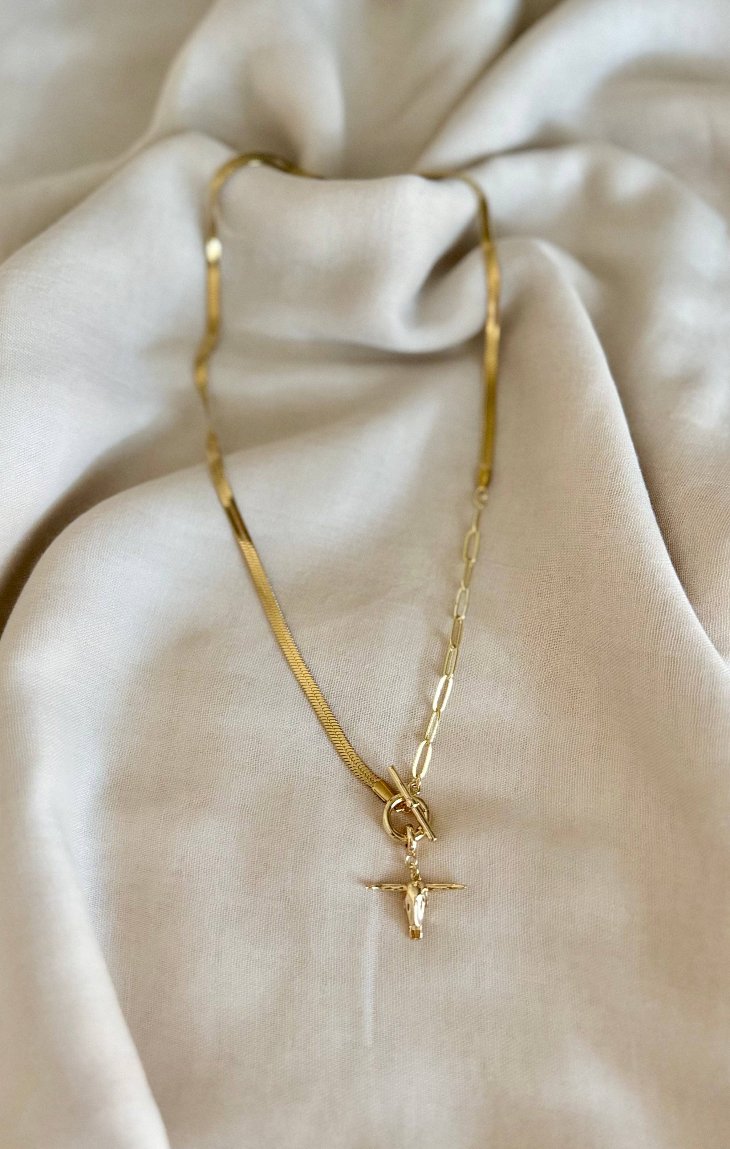 Plated Long Horn Pendant Necklace
