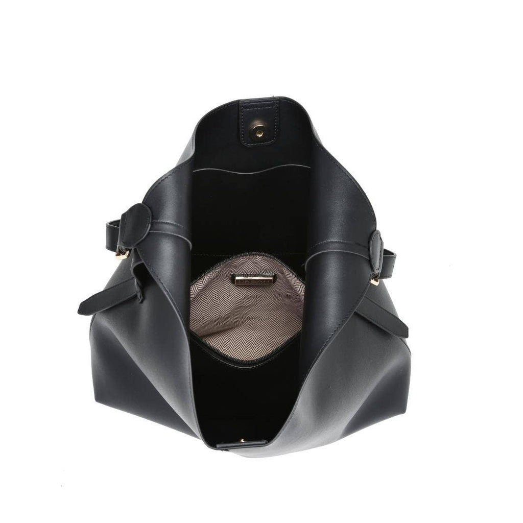 Black Maria Hobo