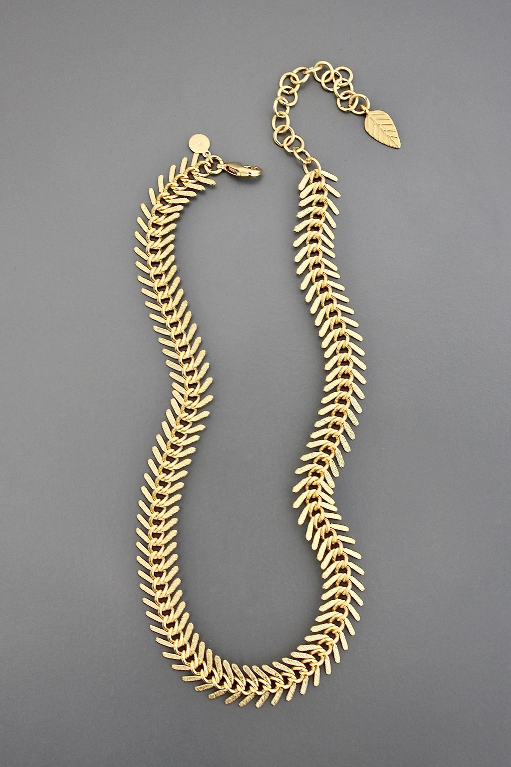 DOR215 18k matte gold fish bone necklace