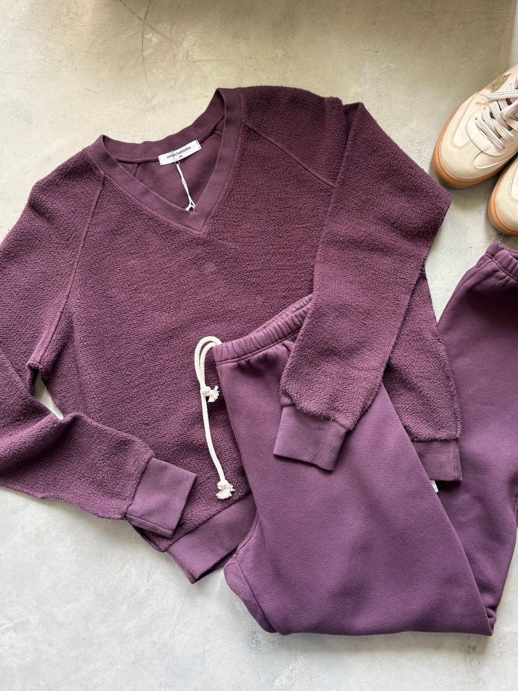 Zuri Ziggy Vneck- Cherry Lacquer