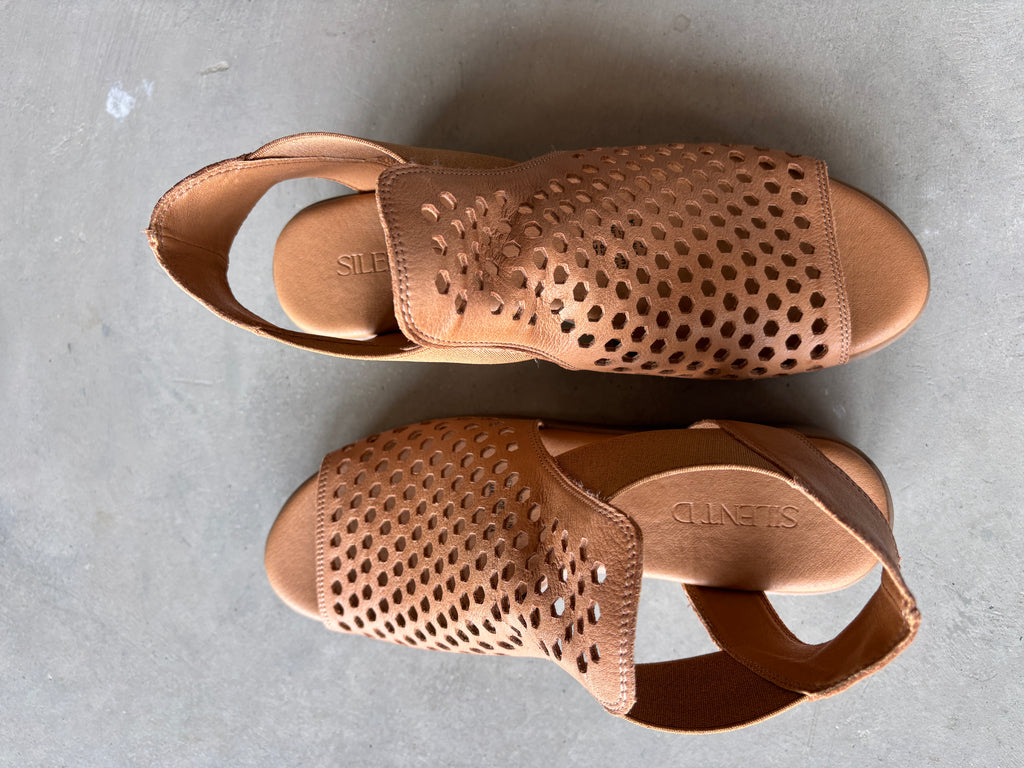 Dark Tan Wedge w/holes-Odeya