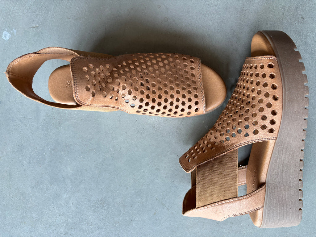 Dark Tan Wedge w/holes-Odeya