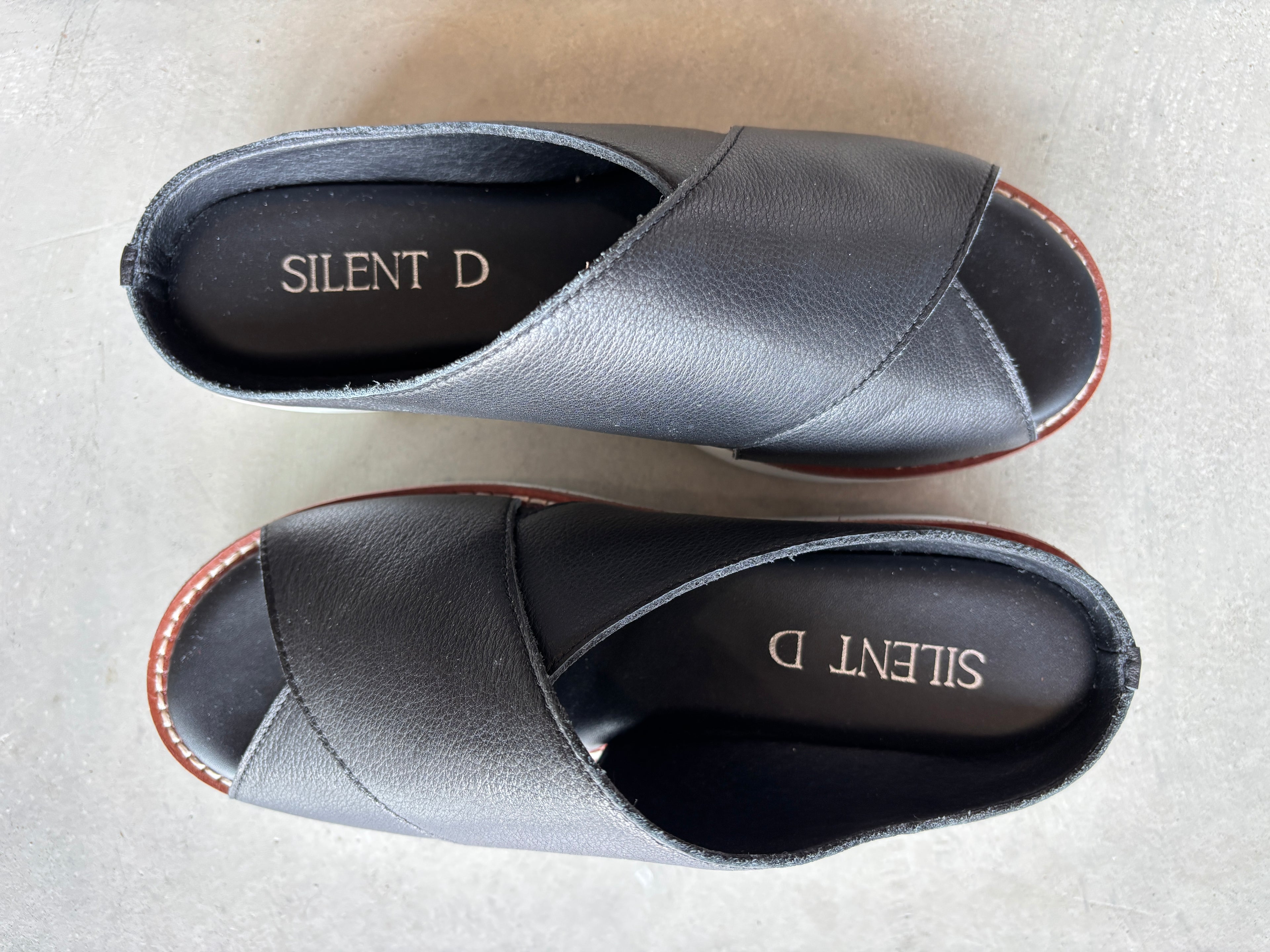 Black Leather Crisscross Sandal-Orelia