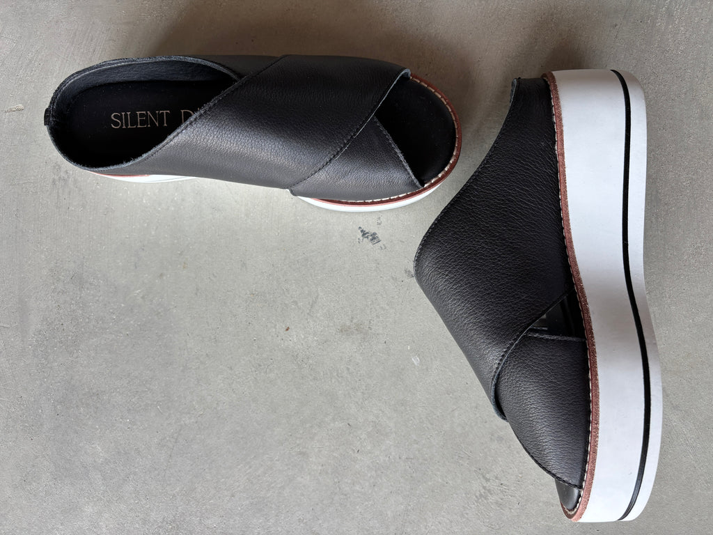 Black Leather Crisscross Sandal-Orelia