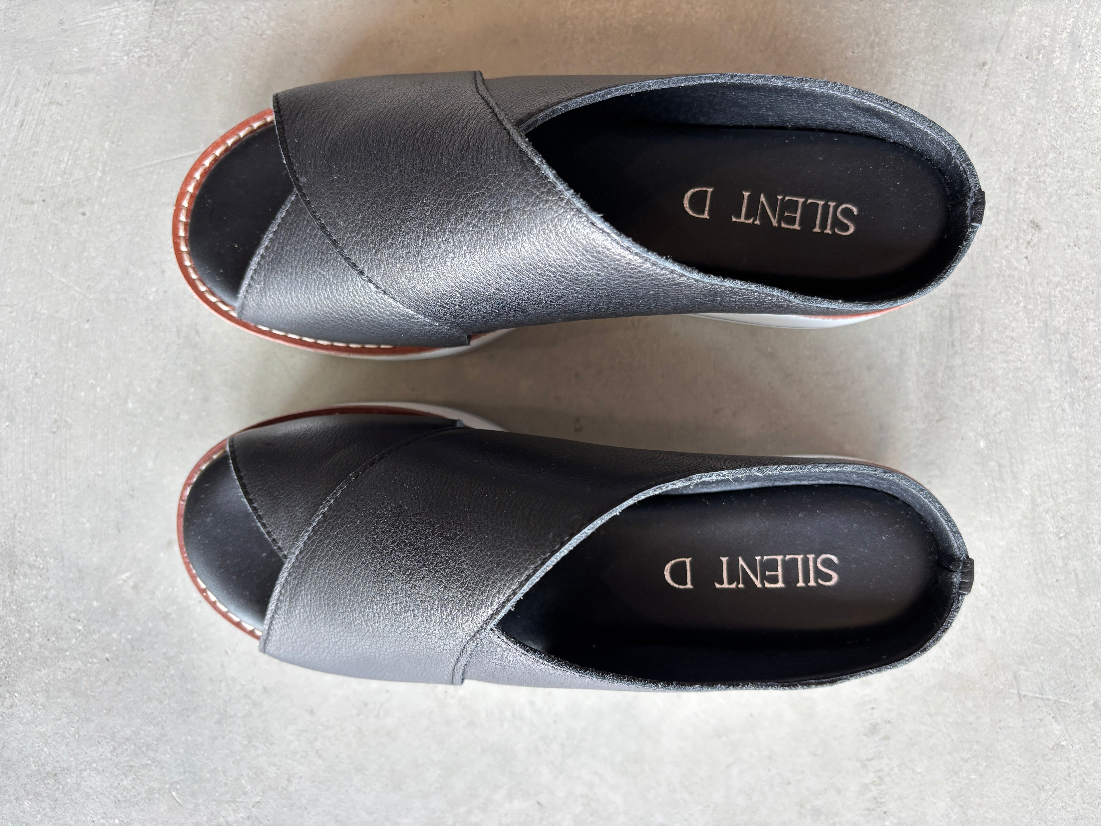 Black Leather Crisscross Sandal-Orelia