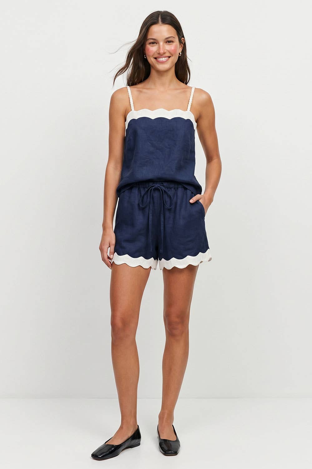 Scallop Trim Linen Shorts