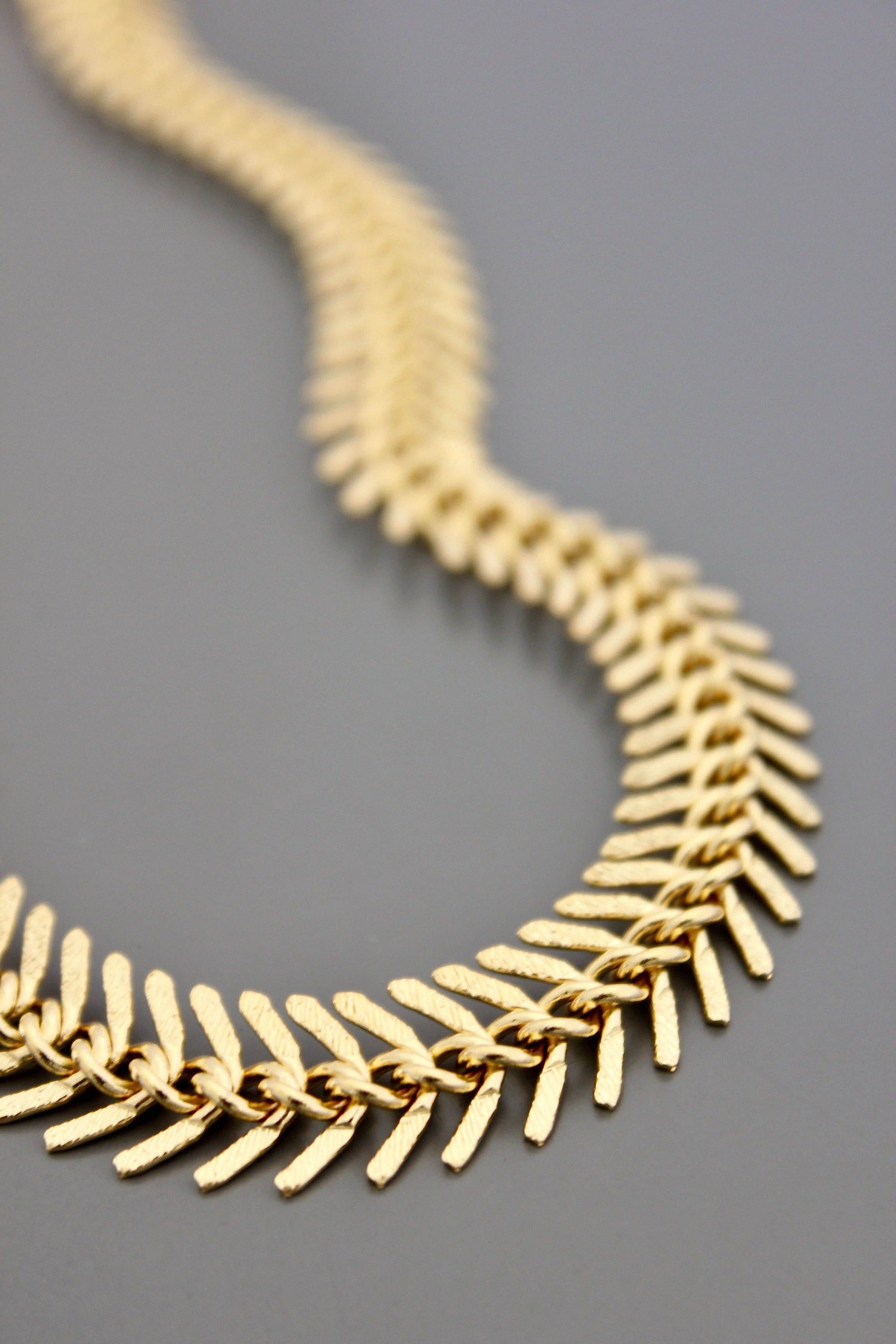 DOR215 18k matte gold fish bone necklace