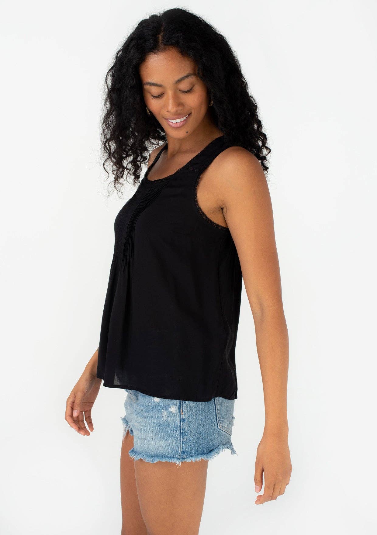 Lace Trim Scoop Neck Tank Top